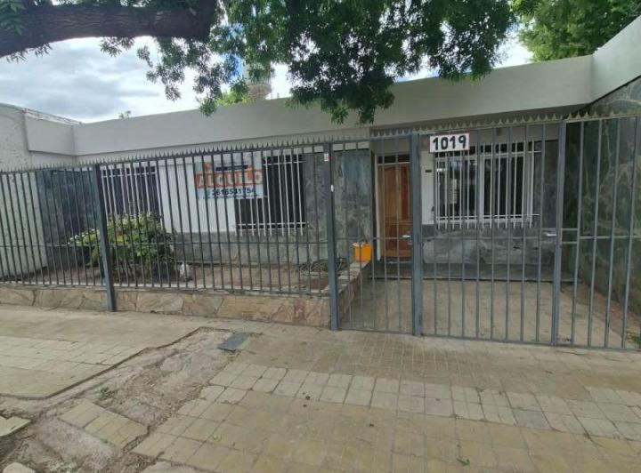 Casa · 160m² · 7 Ambientes · 1 Cochera