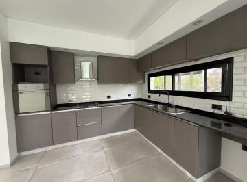 Casa · 800m² · 5 Ambientes · 1 Cochera · Casa en Alquiler en San Matias! Impecable!