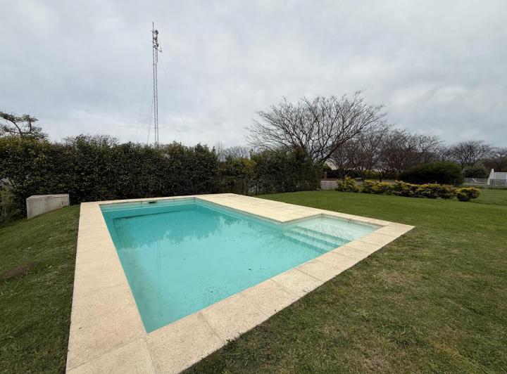 Casa · 800m² · 5 Ambientes · 1 Cochera