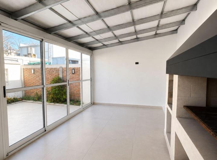Casa · 160m² · 3 Ambientes · 1 Cochera