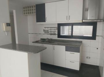 Departamento de 3 ambientes, Berazategui · Departamento 3 Ambientes, en Alquiler en Berazategui con Cochera
