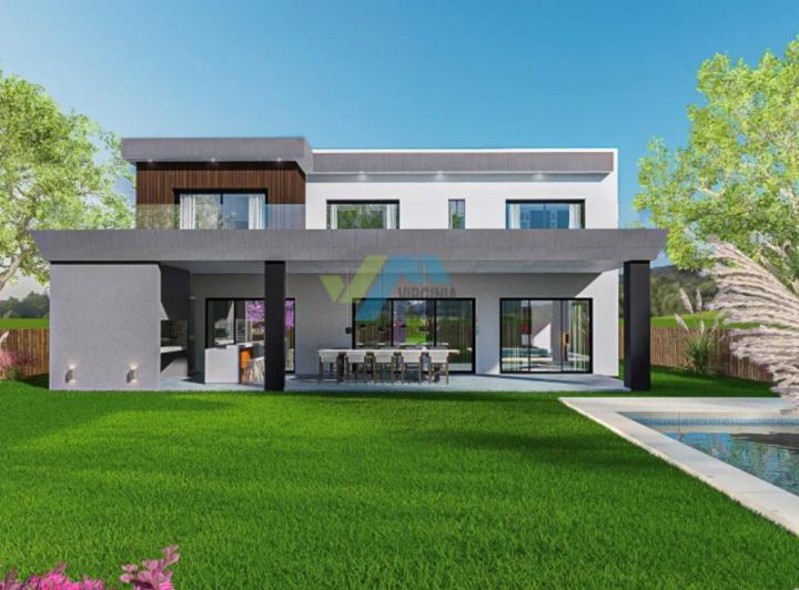 Casa · 250m² · 5 Ambientes · 2 Cocheras