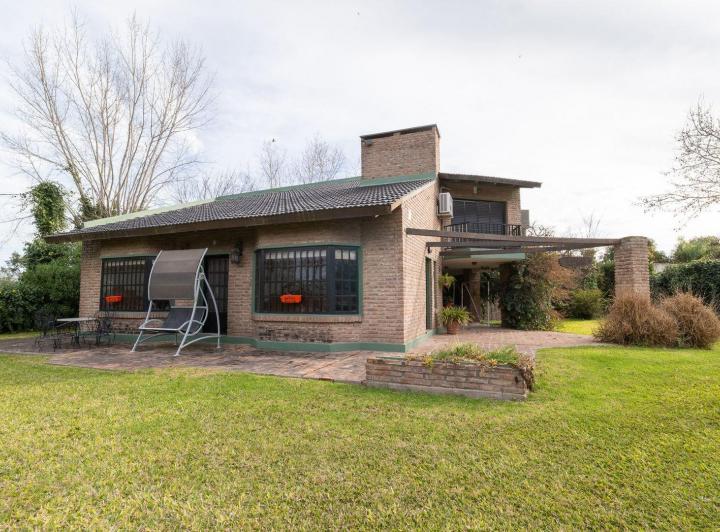 Casa · 180m² · 4 Ambientes · 1 Cochera