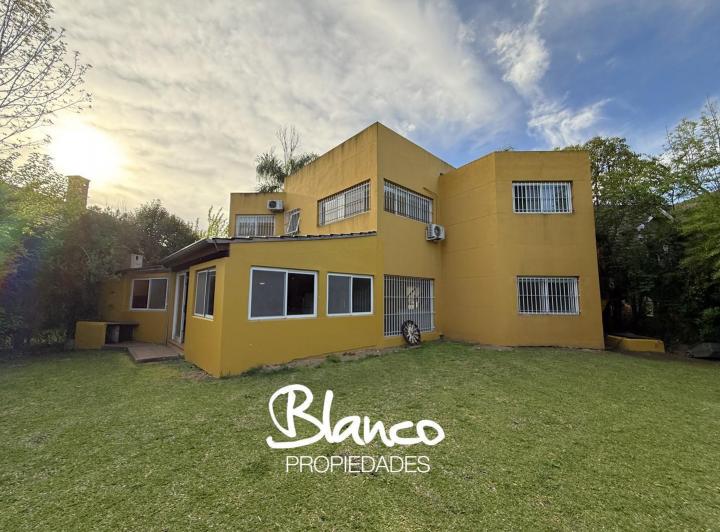 Casa · 280m² · 5 Ambientes · 1 Cochera