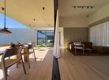Casa · 203m² · 3 Dormitorios · 2 Cocheras · Casa en Venta Planta Baja 3 Dorm. con Seguridad Villa Allende Golf