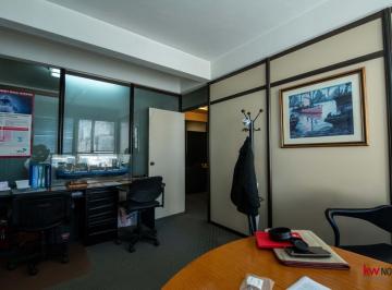Oficina comercial · 70m² · 1 Ambiente · 1 Cochera · Oficina en Microcentro