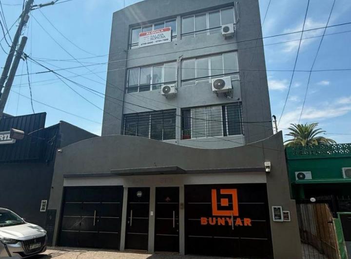 Oficina comercial · 200m² · 4 Ambientes · 1 Cochera