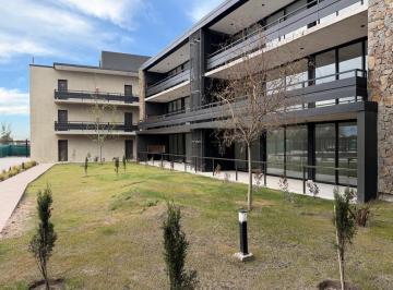 Departamento · 77m² · 2 Ambientes · 1 Cochera · Departamento en Russell