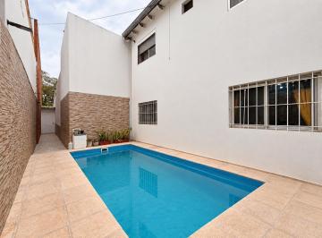 Casa · 91m² · 4 Ambientes · Casa Interna con Pileta