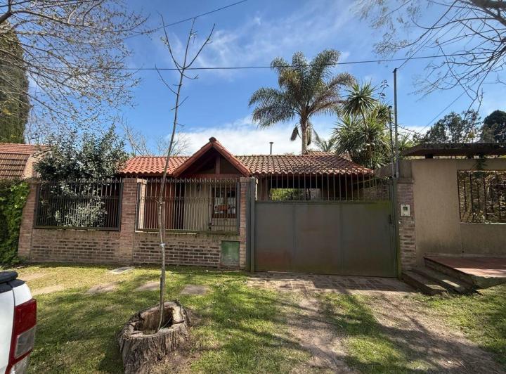 Casa · 95m² · 3 Ambientes · 2 Cocheras
