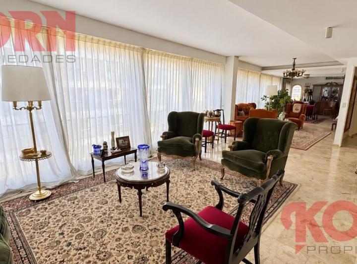 Departamento · 213m² · 5 Ambientes · 1 Cochera