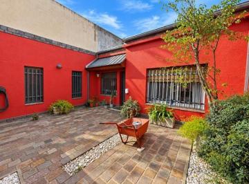 Casa · 157m² · 4 Ambientes · 2 Cocheras · Venta Casa 4 Ambientes con Jardín en Florida