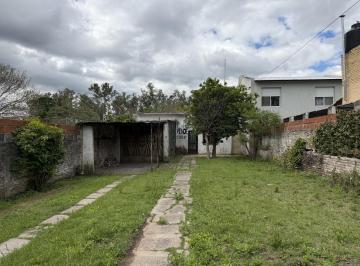 Casa · 73m² · 4 Ambientes · Casa en Venta de 2 Dorm. en Granadero Baigorria