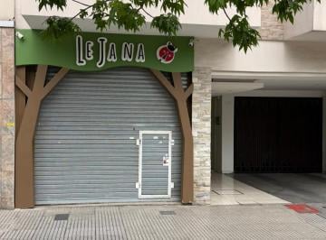 Local comercial · 28m² · Local en Alquiler Sobre Av Beiro en Villa Devoto
