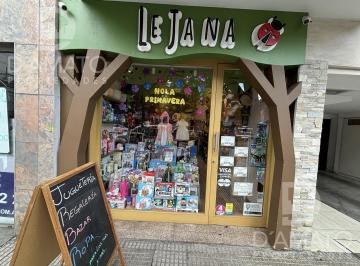 Local comercial · 28m² · Local en Alquiler Sobre Av Beiro en Villa Devoto