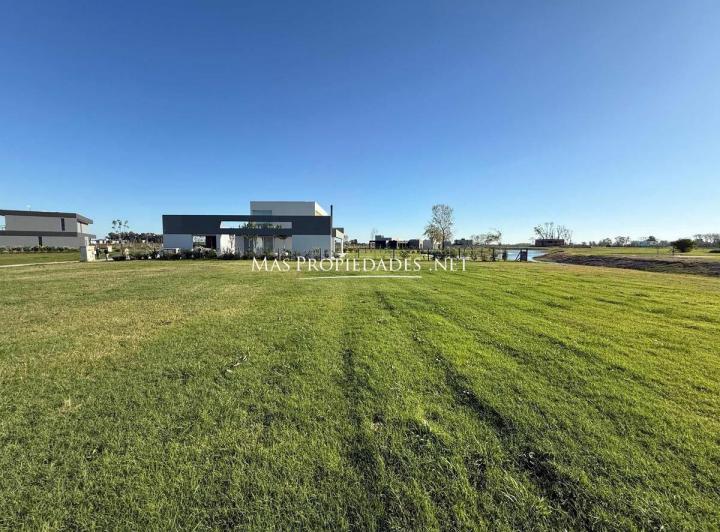 Terreno · 1200m²