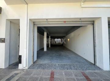 Local comercial · 143m² · Local Comercial en Alquiler Av Olascoaga Neuquen