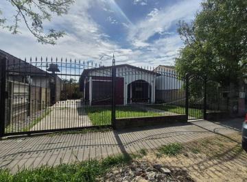 Casa de 3 ambientes, Morón · Alquiler Casa 3 Ambientes con Garaje y Parque Mbucuruya 1342 Moron