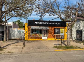 Local comercial · 143m² · 4 Ambientes · Propiedad con Local Comercial + 2 Departamentos en Venta