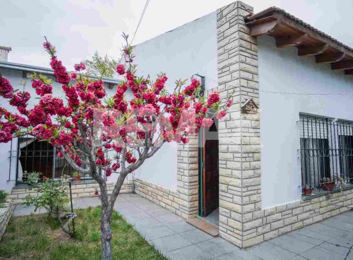 Casa · 111m² · 5 Ambientes · 1 Cochera