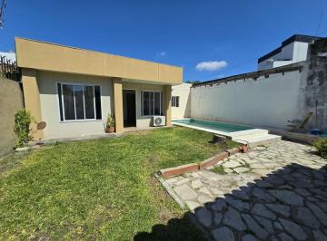 Casa · 50m² · 4 Ambientes · 1 Cochera · Casa en San Antonio de Padua