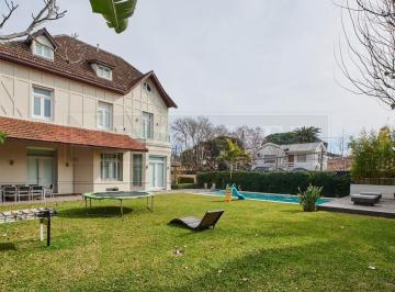 Casa · 750m² · 7 Ambientes · 3 Cocheras · Casa en Alquiler Vicente López
