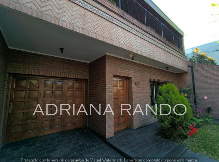 Casa · 115m² · 5 Ambientes · 1 Cochera