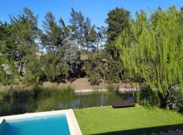 Casa · 170m² · 4 Ambientes · 2 Cocheras · Casa en Venta Ubicado en Las Glorietas, Nordelta, Tigre