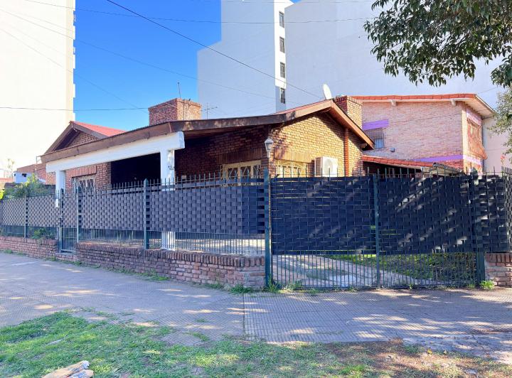 Casa · 150m² · 5 Ambientes · 1 Cochera