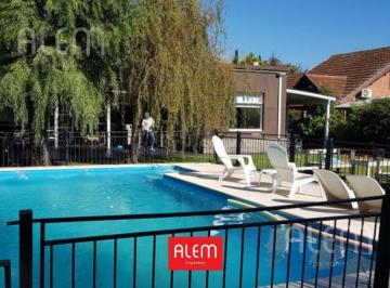 Casa · 100m² · 3 Ambientes · 2 Cocheras · Casa a La Venta en Echeverria del Lago