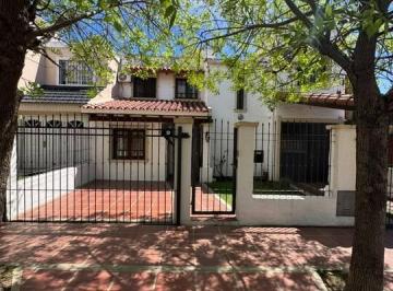 Casa · 200m² · 6 Ambientes · 3 Cocheras · Venta Casa 4 Dorm en San Salvador