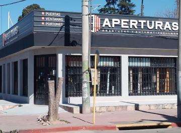 Local comercial · 374m² · 2 Ambientes · Se Vende Local Sobre Modelos Pablo Cabrera