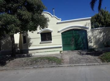 Casa · 450m² · 5 Ambientes · 2 Cocheras · Se Vende Casa en Barrio San José
