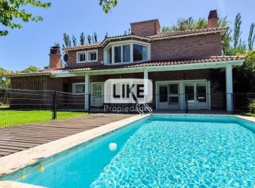 Casa · 320m² · 6 Ambientes · 2 Cocheras · Casa Rincón Club de Campo