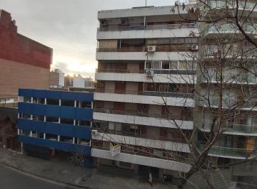 Departamento · 40m² · 5 Ambientes · Juan Manuel de Rosas 1484