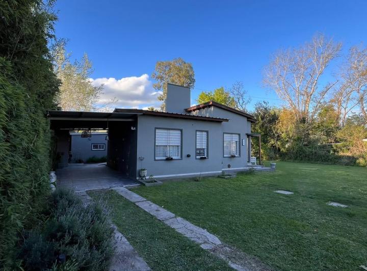 Casa · 135m² · 8 Ambientes · 2 Cocheras