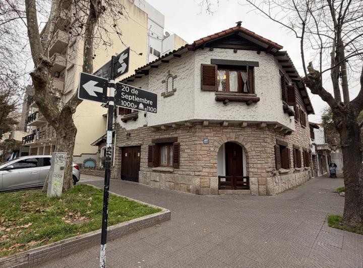 Casa · 136m² · 3 Ambientes · 1 Cochera