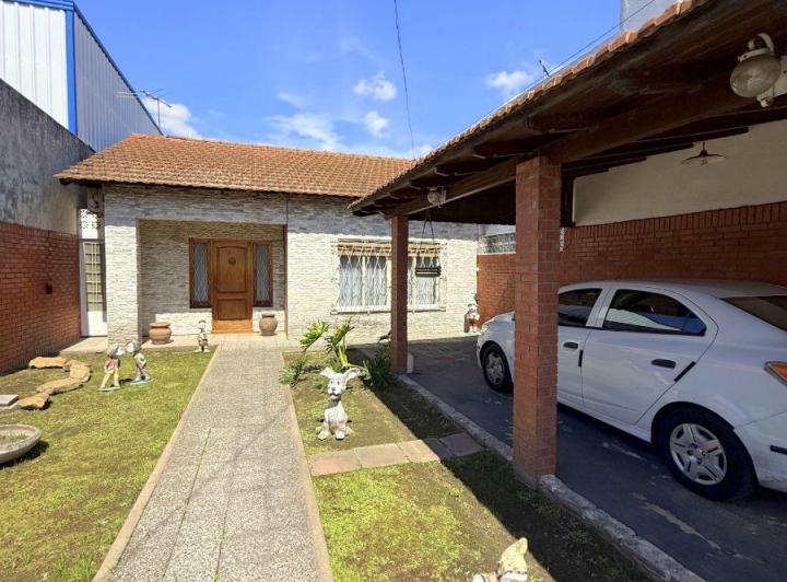 Casa · 163m² · 4 Ambientes · 1 Cochera