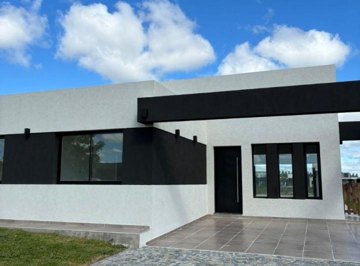 Casa · 148m² · 5 Ambientes · 2 Cocheras