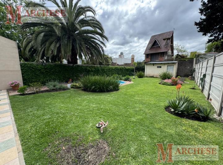 Casa · 139m² · 5 Ambientes · 2 Cocheras