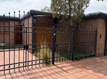 Casa de 5 ambientes, San Francisco del Monte · Venta Casa en Godoy Cruz - Batalla del Pilar