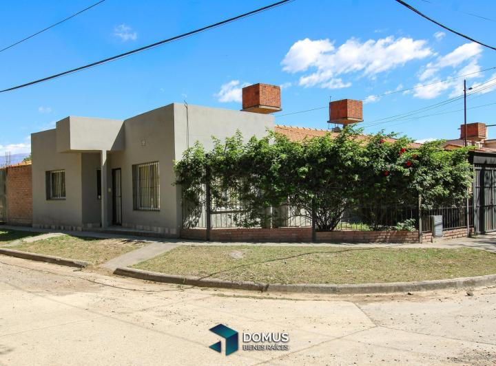 Casa · 100m² · 3 Dormitorios · 1 Cochera