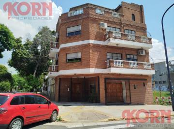 Casa · 209m² · 4 Ambientes · 1 Cochera · Venta Casa de 4 Ambientes con Dependencia, Cochera y Terraza en Villa Urquiza