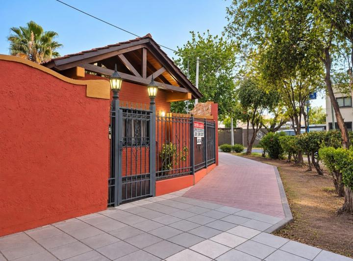 Casa · 160m² · 6 Ambientes · 1 Cochera
