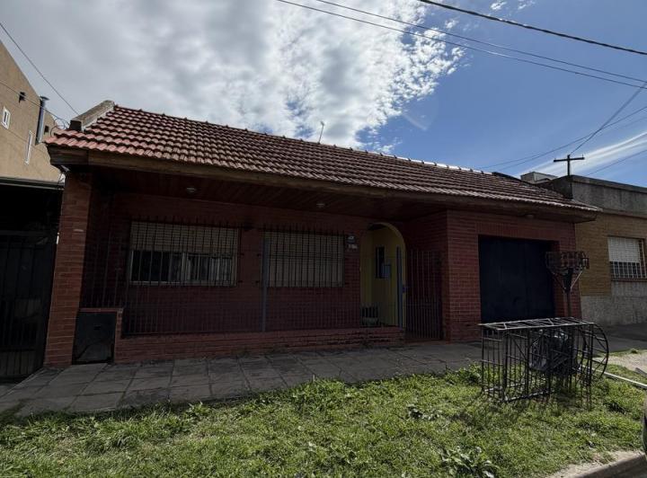 Casa · 100m² · 3 Ambientes · 1 Cochera