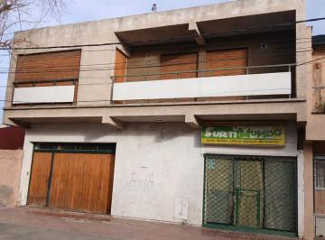 Casa · 360m² · 6 Ambientes · 1 Cochera · Venta de Casa Mas Local Comercial en Gral. Alvear