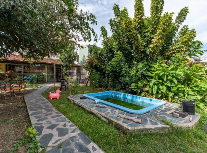 Casa · 228m² · 4 Ambientes · 1 Cochera