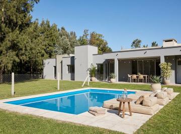 Casa · 141m² · 4 Ambientes · 2 Cocheras · Casa a Estrenar en Miralagos Financiacion Privada
