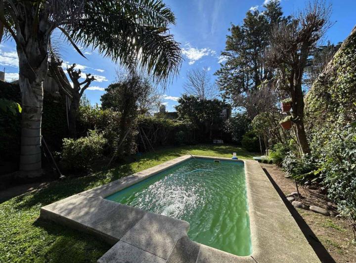 Casa · 140m² · 4 Ambientes · 1 Cochera