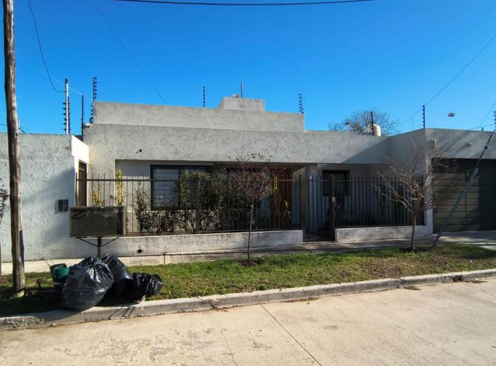 Casa · 142m² · 5 Ambientes · 1 Cochera